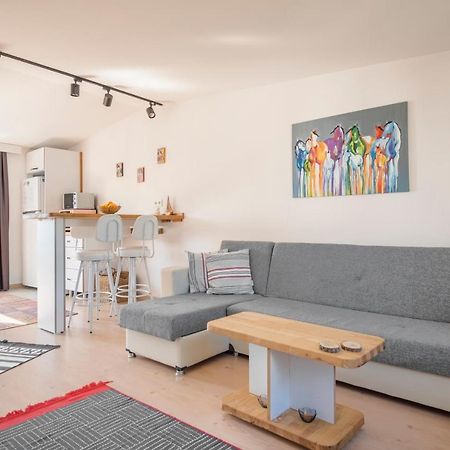 Central, Cozy, 15 Min Walk To The Beach, Fast Wi-Fi, Free Parking, 4Ppl Bodrum Ngoại thất bức ảnh