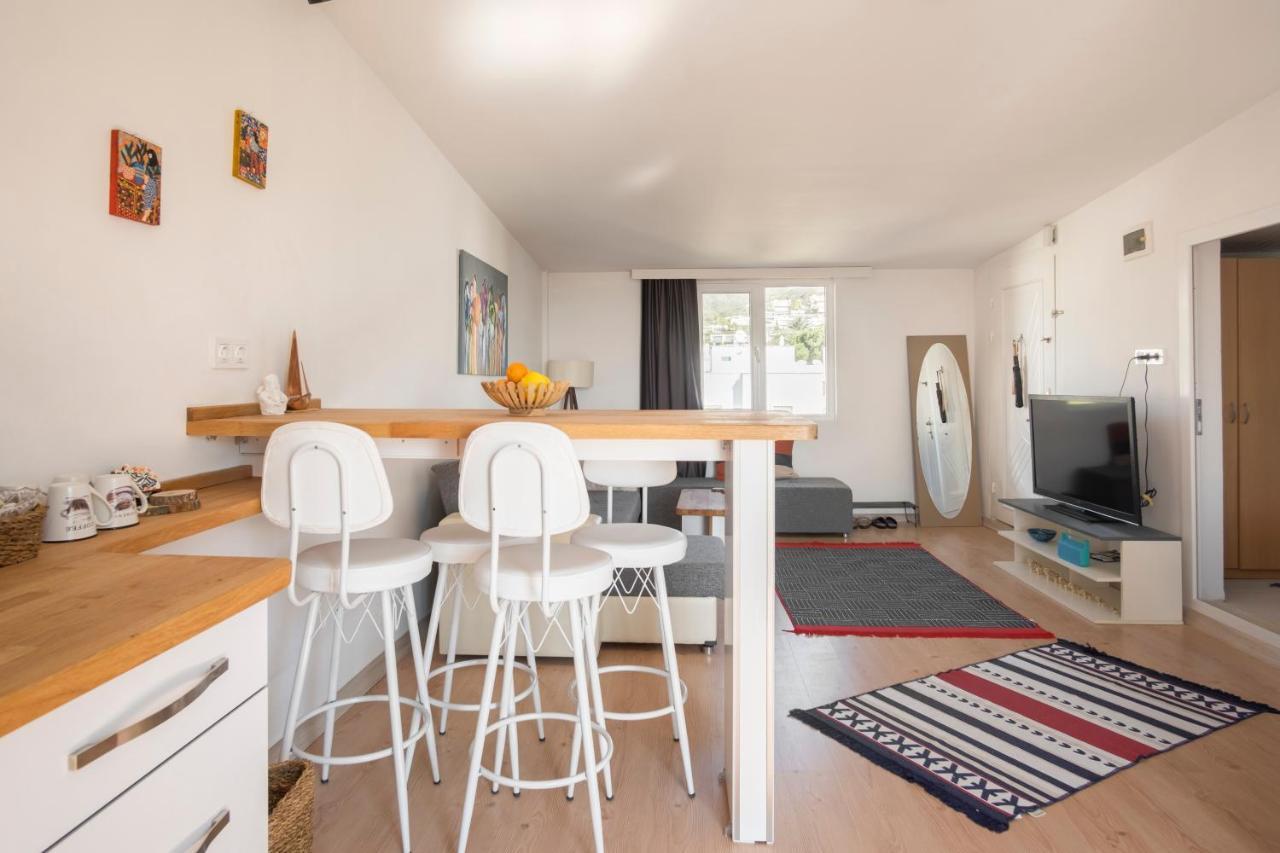 Central, Cozy, 15 Min Walk To The Beach, Fast Wi-Fi, Free Parking, 4Ppl Bodrum Ngoại thất bức ảnh