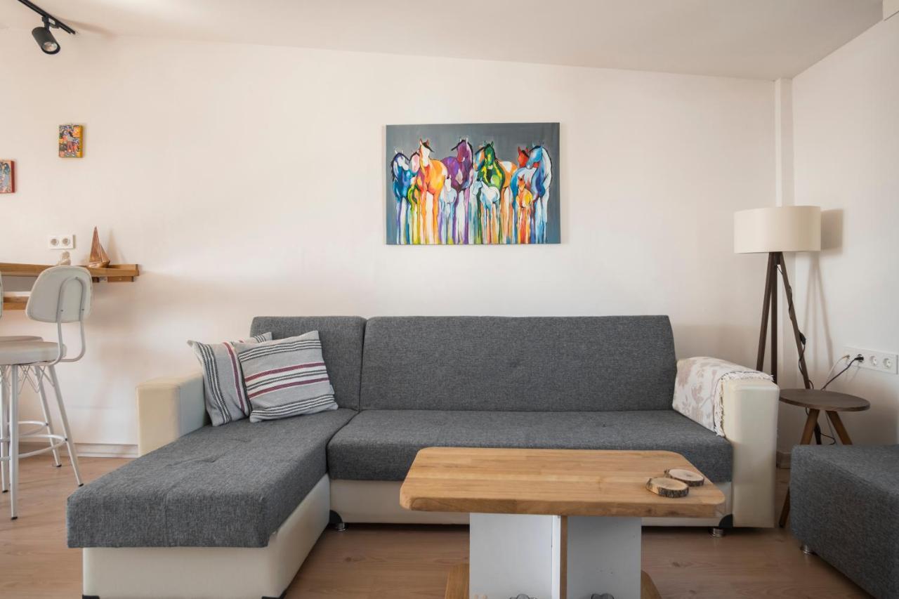 Central, Cozy, 15 Min Walk To The Beach, Fast Wi-Fi, Free Parking, 4Ppl Bodrum Ngoại thất bức ảnh