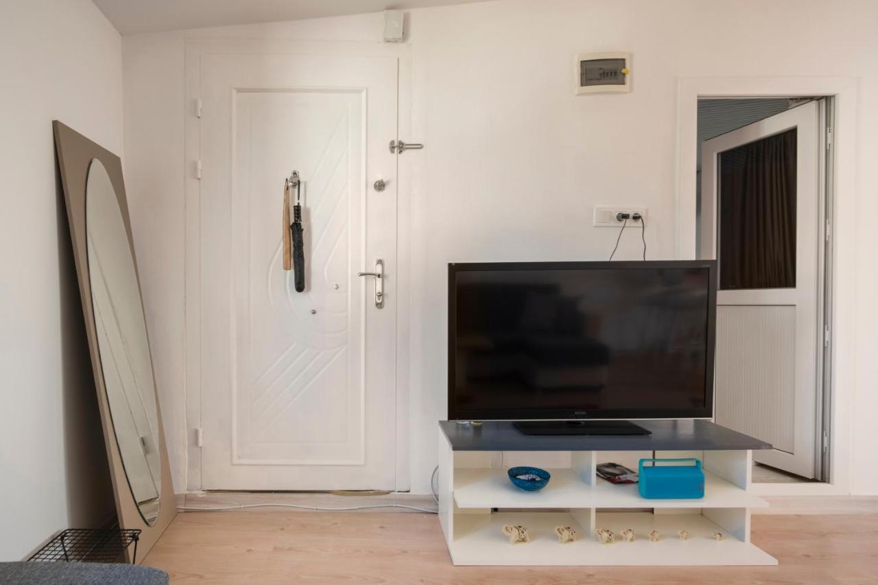 Central, Cozy, 15 Min Walk To The Beach, Fast Wi-Fi, Free Parking, 4Ppl Bodrum Ngoại thất bức ảnh