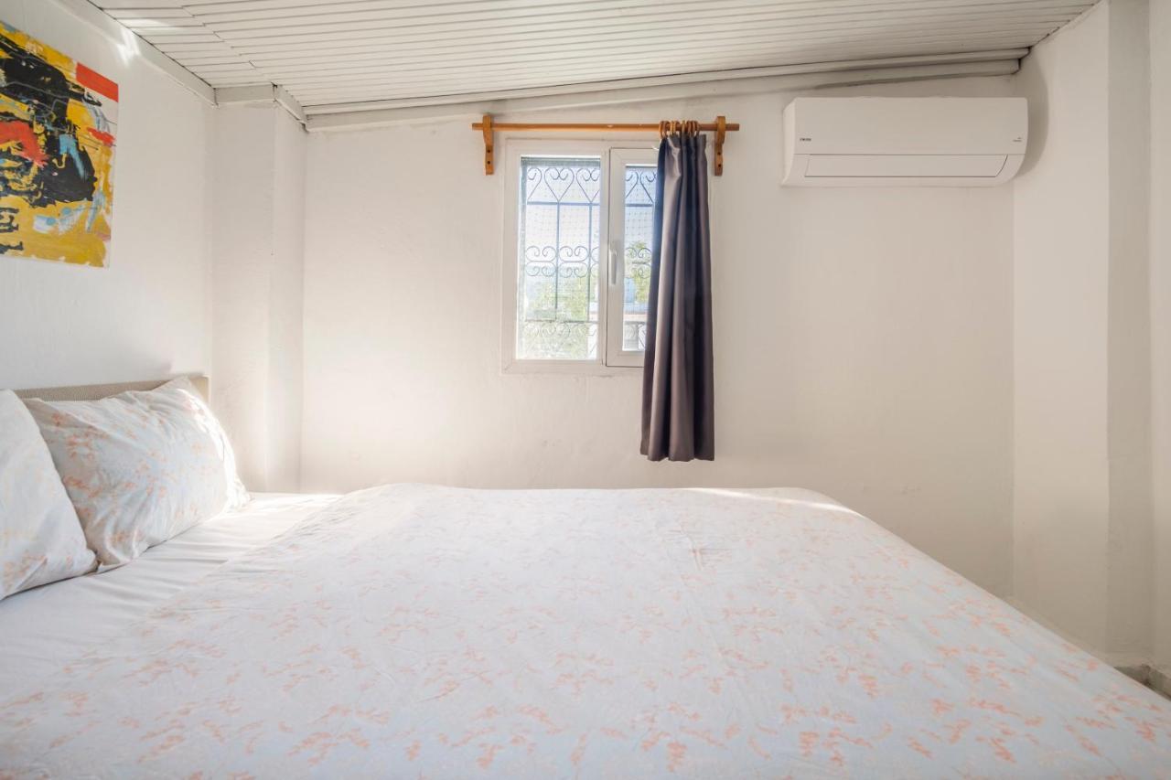Central, Cozy, 15 Min Walk To The Beach, Fast Wi-Fi, Free Parking, 4Ppl Bodrum Ngoại thất bức ảnh